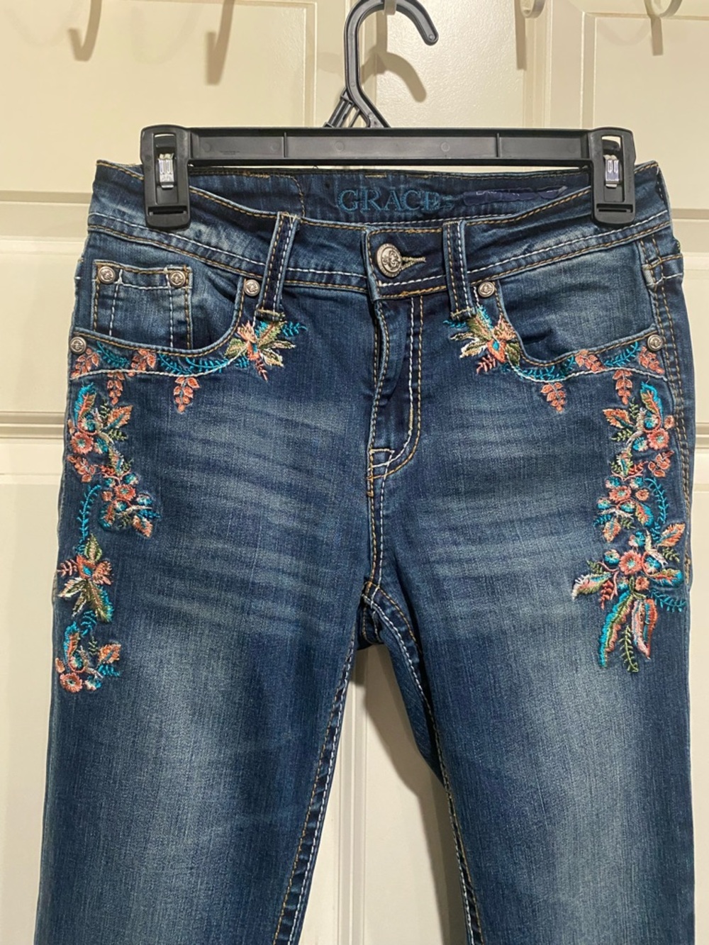 Grace Blue Skinny Jeans with Multicolor Floral Embroidery - Picture 2 of 7